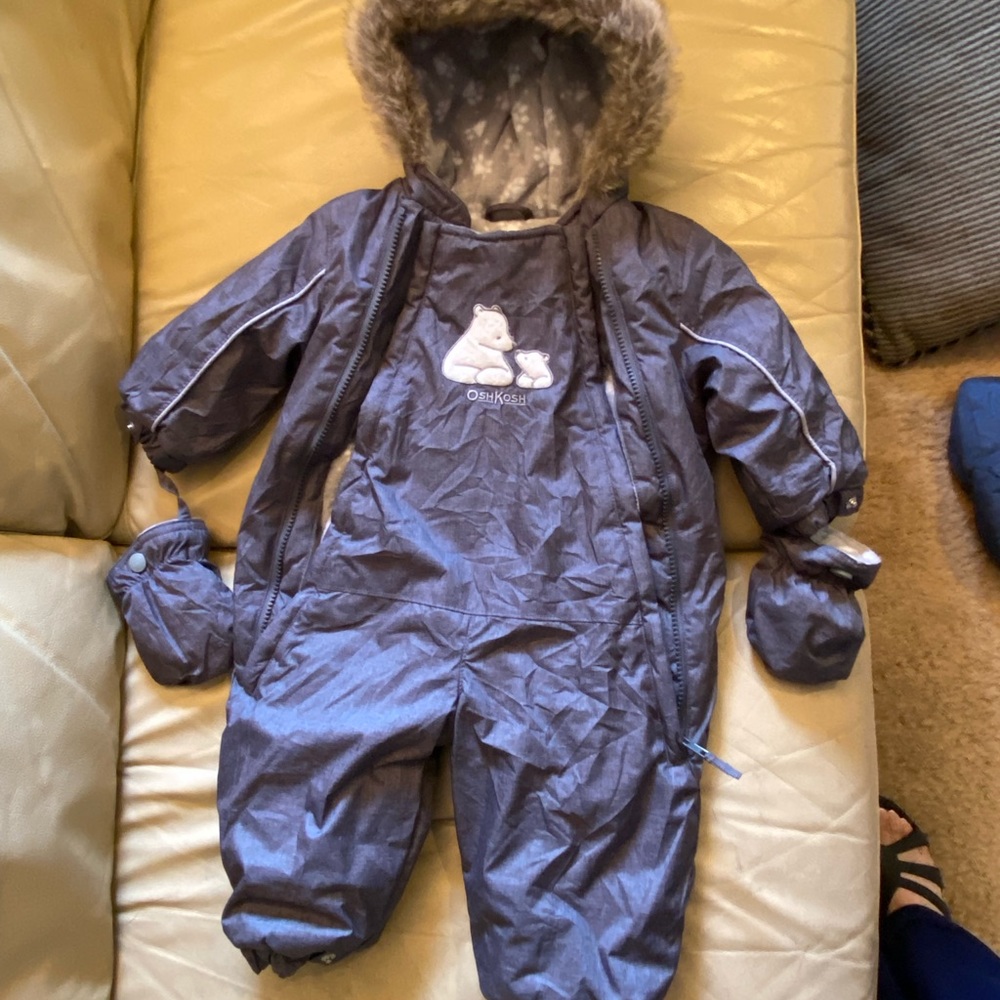 OshKosh Boys Snowsuit - Size 6-9 months